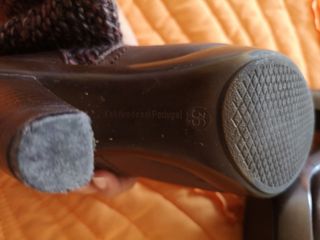 Botas castanhas com malha