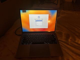 MacBook Pro 13 (2017) Intel i5 8GB RAM 256GB
