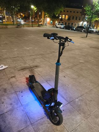Patín Eléctrico con Luces LED Azules