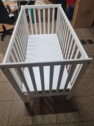 Cuna de madera lacada 122x65x86cm