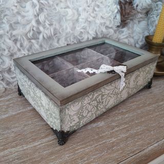 Caja de té de madera con compartimentos