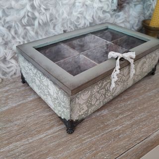 Caja de té de madera con compartimentos
