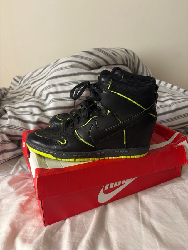 Nike Dunk Contest Tacón Negro y amarillo