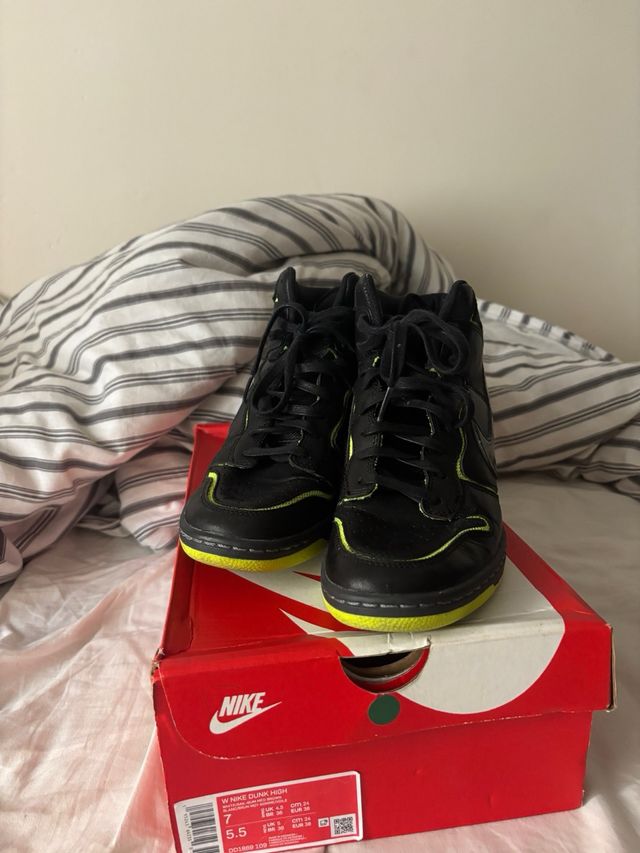 Nike Dunk Contest Tacón Negro y amarillo