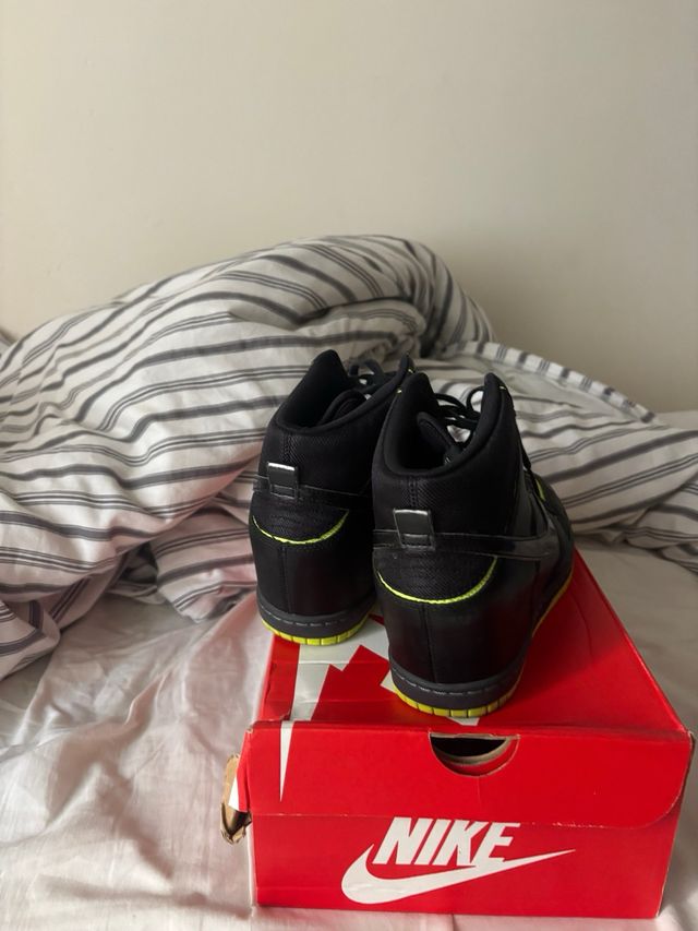 Nike Dunk Contest Tacón Negro y amarillo