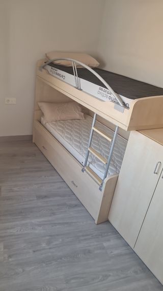 Habitación en alquiler
SOLO CHICAS