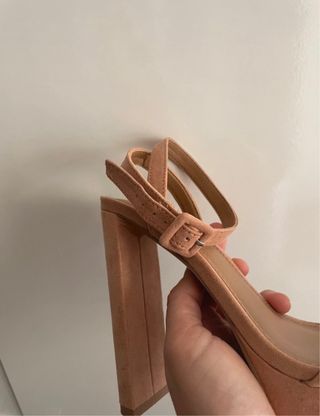Sandalias de tacón rosa