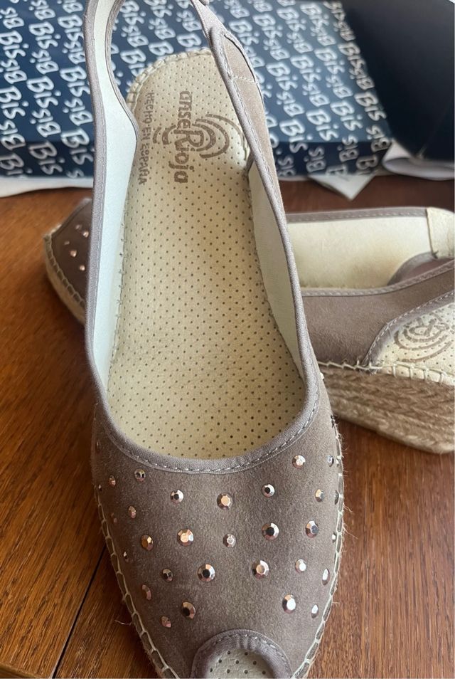 Alpargatas anserioja Talla 41 color topo.