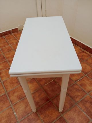 Mesa de cocina blanca