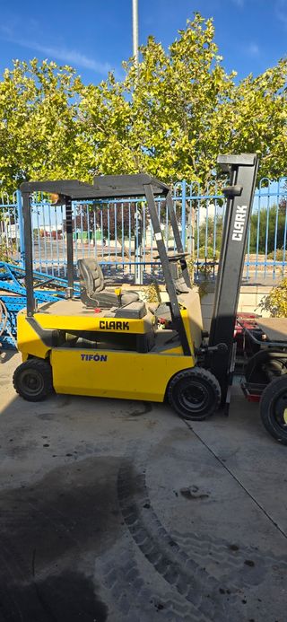 Carretilla elevadora Clark cem16 eléctrica