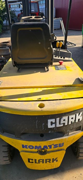 Carretilla elevadora Clark cem16 eléctrica