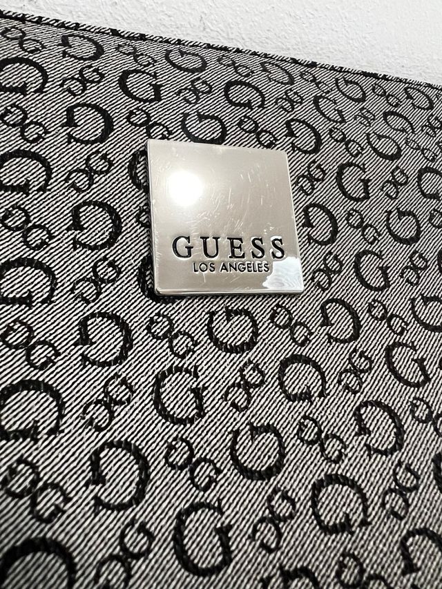 Neceser Guess Gris y negro nuevo con etiquetas