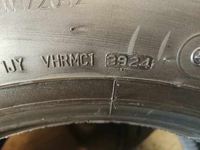 2 = 385/55R22.5 160K-158L