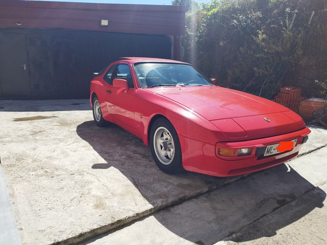 Porsche 944 1983