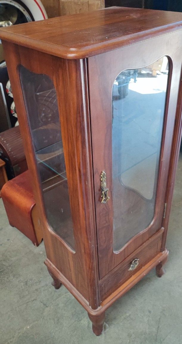 BONITA VITRINA DE MADERA Y CRISTAL