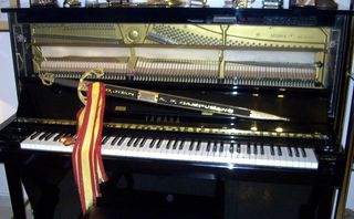 Piano Yamaha MX100A Felipe Campuzano