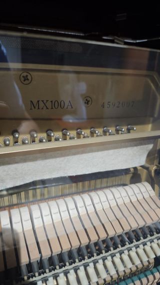 Piano Yamaha MX100A Felipe Campuzano