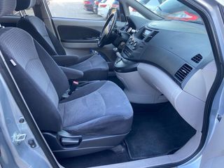 Mitsubishi Grandis 2012