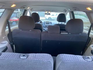 Mitsubishi Grandis 2012