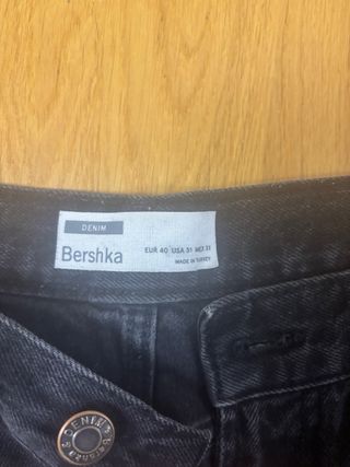 Bermudas vaqueras Bershka negras rotas