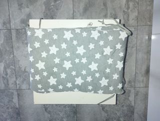 Chichonera cuna estrellas gris