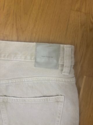 Bermudas vaqueras Bershka rotas beige