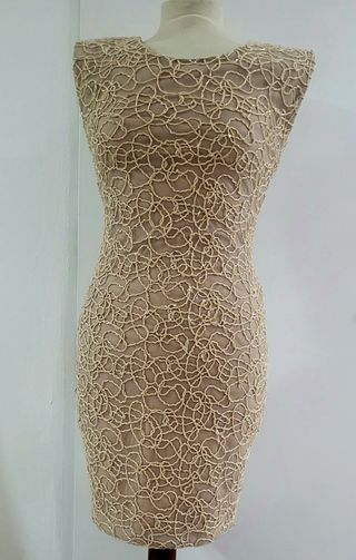 Vestido de fiesta beige y dorado