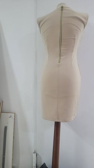 Vestido de fiesta beige y dorado