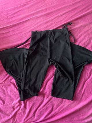 Pantalones Bershka negros acampanados