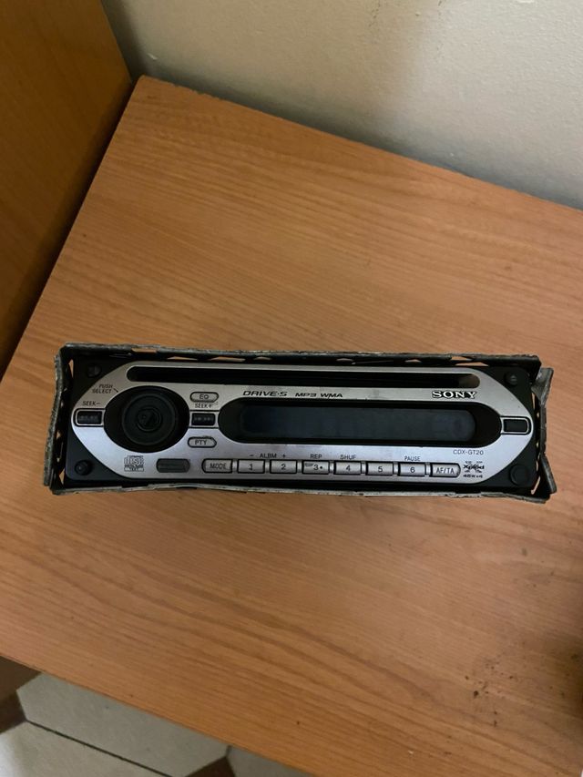 Radio Sony CDX-GT20 Plata