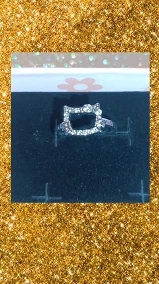 Conjunto Hello Kitty Anillo y Colgante