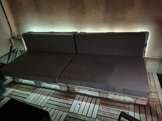 Sofá Palets con Cojines e Iluminación RGB