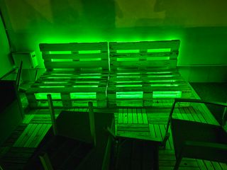 Sofá Palets con Cojines e Iluminación RGB