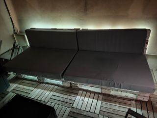 Sofá Palets con Cojines e Iluminación RGB