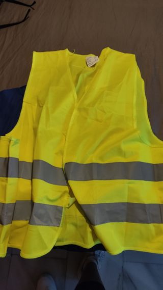 Mono, chaleco y zapatos de trabajo MARCA