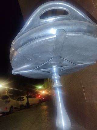 Mesita auxiliar vintage de metal