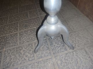 Mesita auxiliar vintage de metal