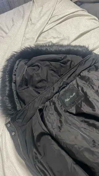 Abrigo Pilar Prieto Negro. 