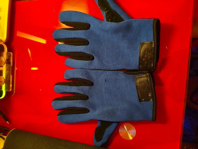 Casco y Guantes ciclismo