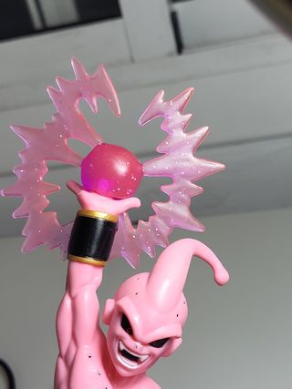 Figura de anime Majin Buu con bola de energía (DBZ