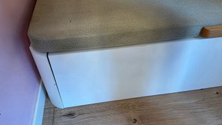 Cama con cajones de madera y tela con colchon