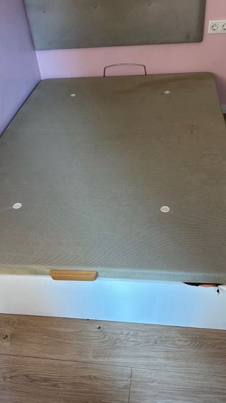 Cama con cajones de madera y tela con colchon