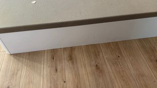 Cama con cajones de madera y tela con colchon