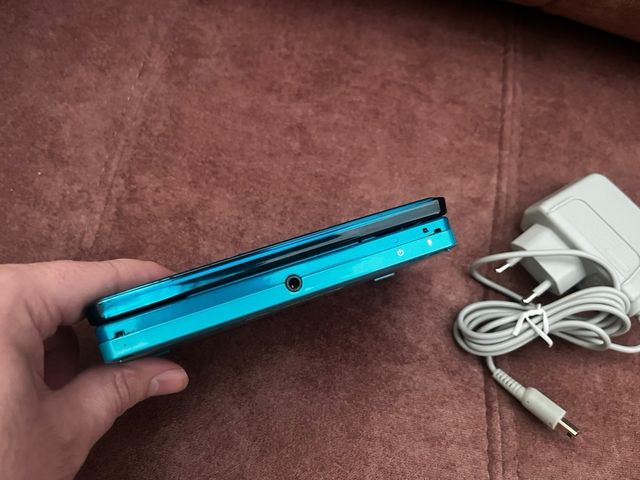 Nintendo 3DS Blue Aqua com carregador