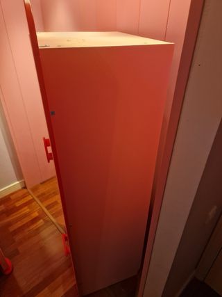 Armario infantil rosa y rojo