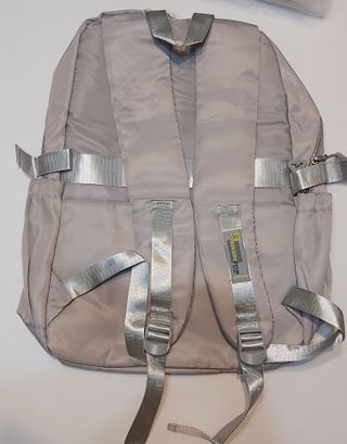 Mochila Gris Plata JLD con Llavero Panda