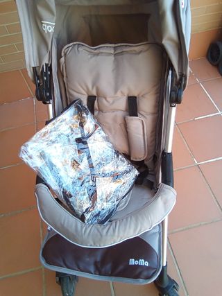 Carrito de paseo con estampado de coches