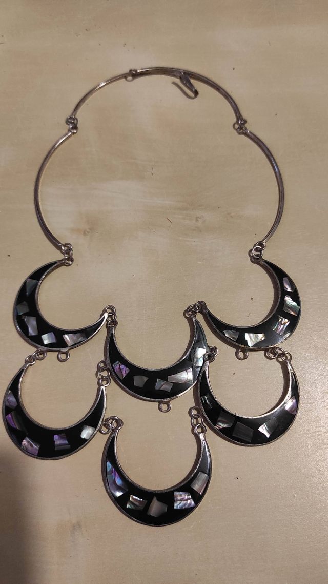 Collar Luna con Incrustaciones