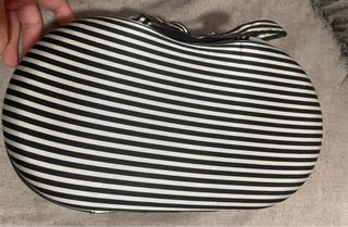 Porta sujetadores a rayas