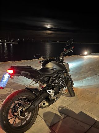 Honda CB125R 15CV 9.000 km